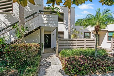 611 WOODLAWN DRIVE