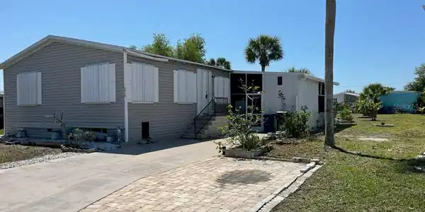 216 COMO DRIVE