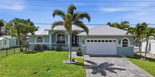 521 PEEPLES DRIVE