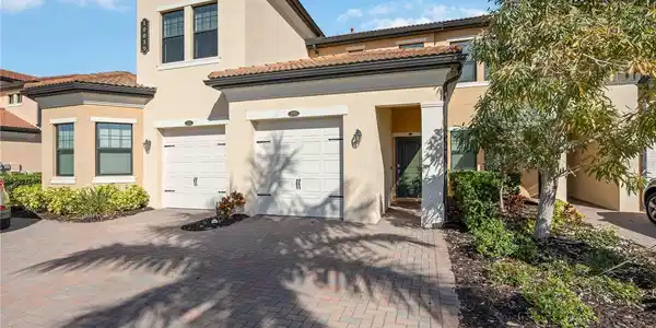 10039 CROOKED CREEK DRIVE