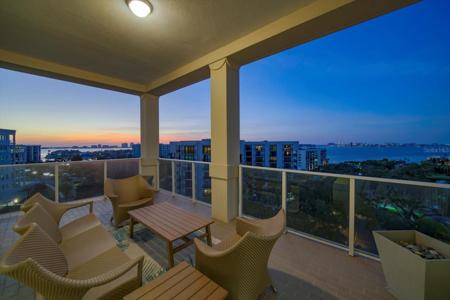 8 PALM TERRACE