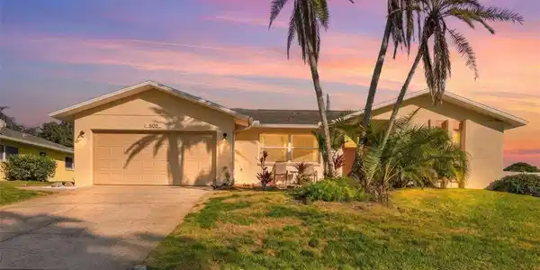 500 SANIBEL COURT