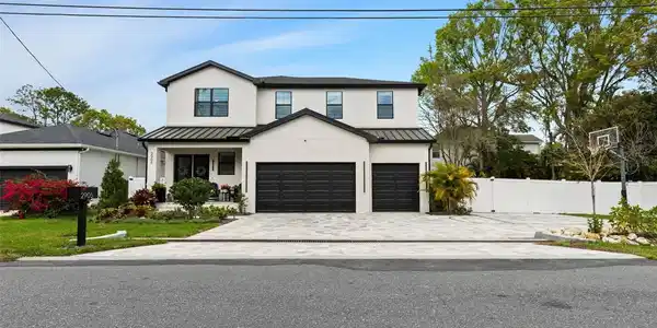 2905 W LEILA AVENUE