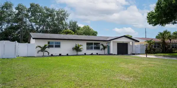 11932 85TH TERRACE