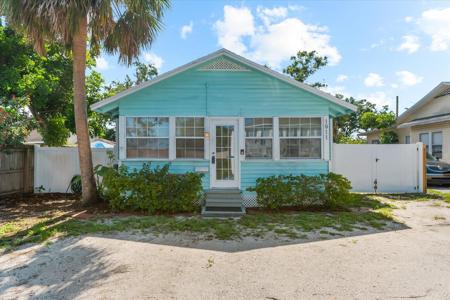 1911 26TH STREET W