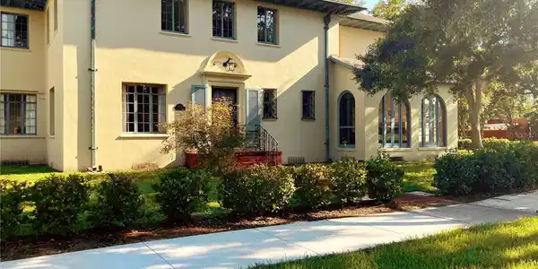 403 JASMINE WAY