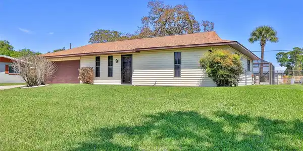 2823 ROYAL PALM DRIVE