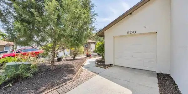 208 LIGHTHOUSE COURT