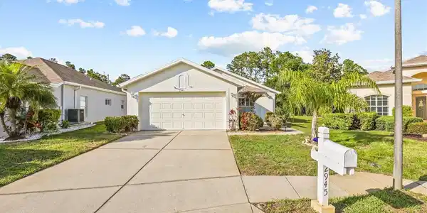 2945 WOOD POINTE DRIVE