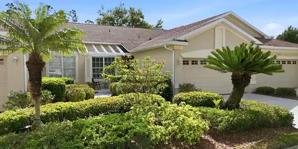 2438 MAGNOLIA CIRCLE