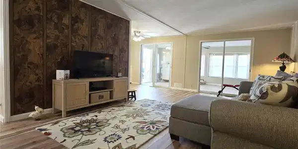Image 4 Image 4