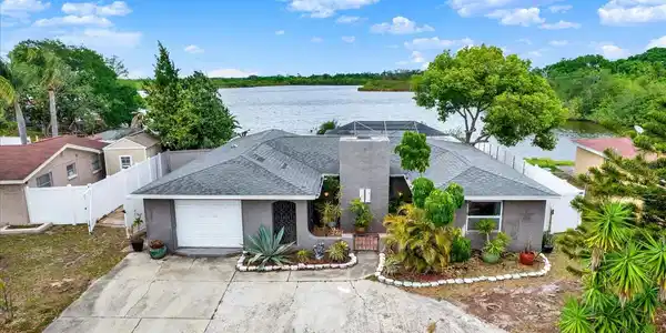 3931 HOLIDAY LAKE DRIVE