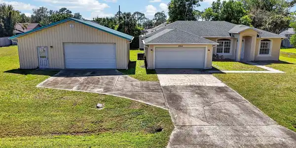 2904 VICTORY PALM DRIVE