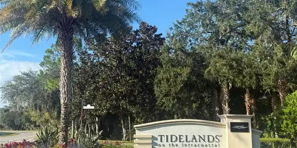 25 RIVERVIEW BEND N
