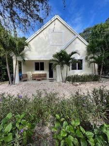 143 N HAMMOCK ROAD