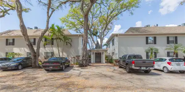 5221 BAYSHORE BOULEVARD