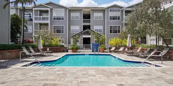 800 S DAKOTA AVENUE