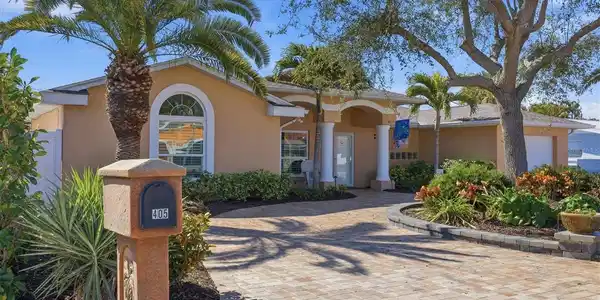 405 DARLING DRIVE