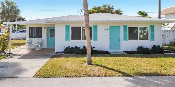 1977 BEACH ROAD