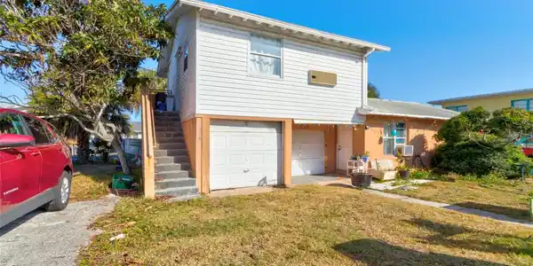 533 EASTWOOD LANE