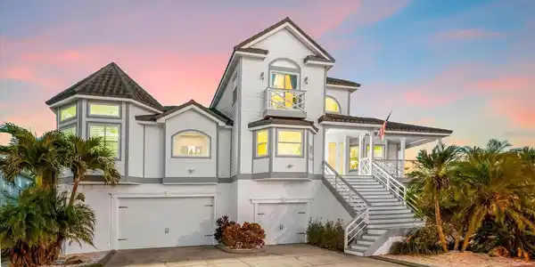 2002 ALEXIS COURT