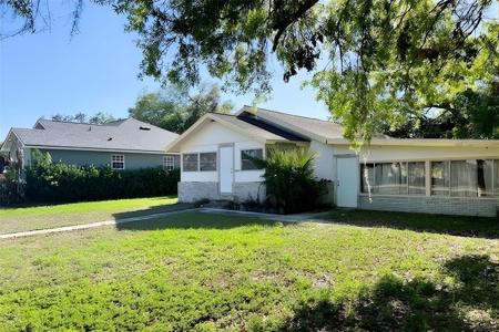 8809 DYER ROAD