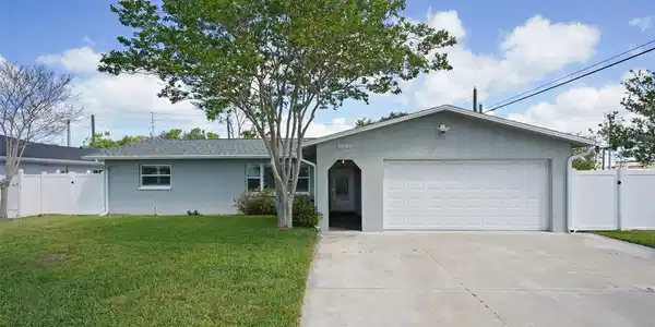 13133 DORCHESTER DRIVE