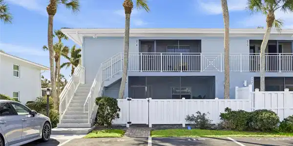 600 MANATEE AVENUE