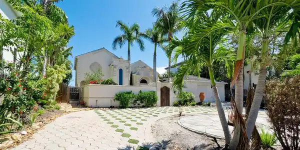 8213 MIDNIGHT PASS ROAD