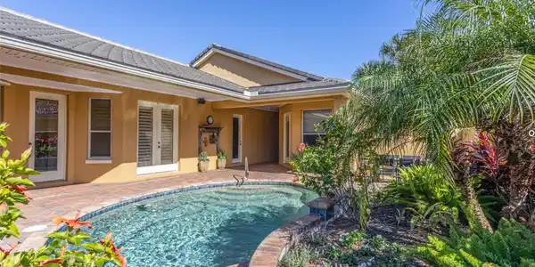 45 KINGFISHER LANE