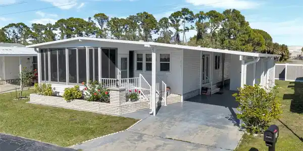214 PALM AIR DRIVE