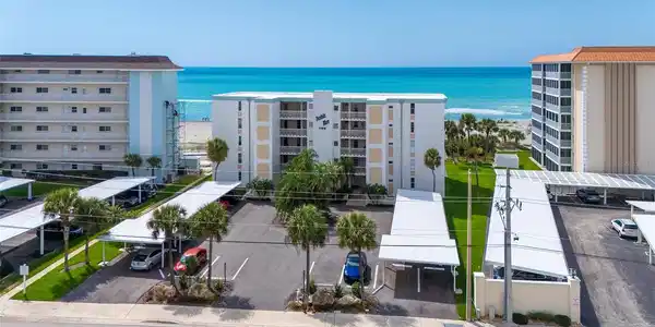 1100 TARPON CENTER DRIVE
