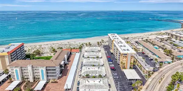 1205 TARPON CENTER DRIVE
