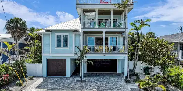 303 S BAY BOULEVARD