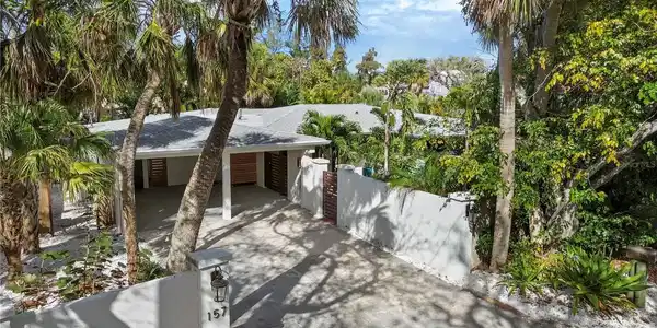 157 GARDEN LANE