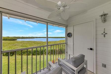 946 SANDPIPER CIRCLE