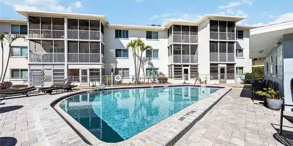 708 S TAMIAMI TRAIL