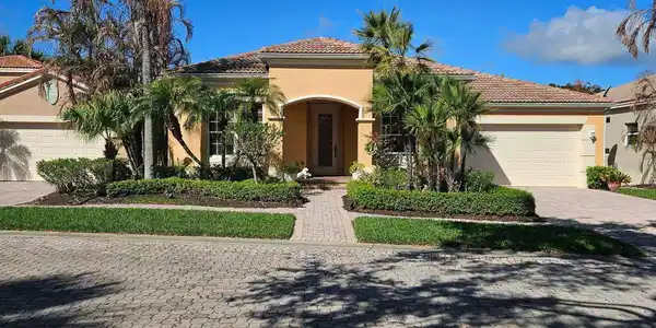9535 E MAIDEN COURT