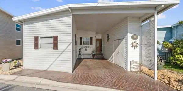 33 N STARBOARD DRIVE