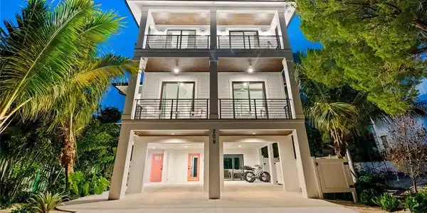 209 GARFIELD DRIVE