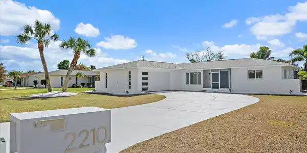 2210 BLACKWOOD DRIVE
