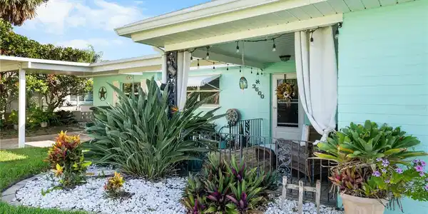 2600 W CORAL WAY