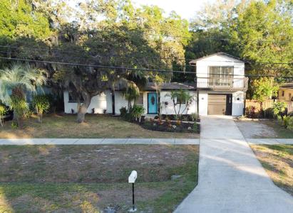 405 SHORE DRIVE E