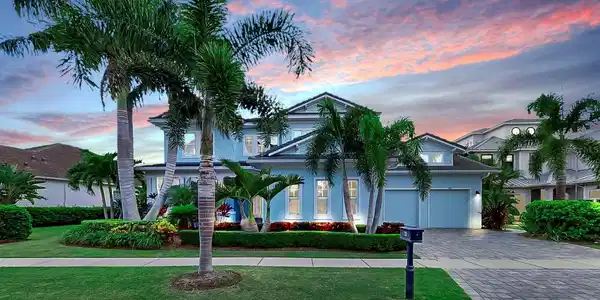 732 MANNS HARBOR DRIVE