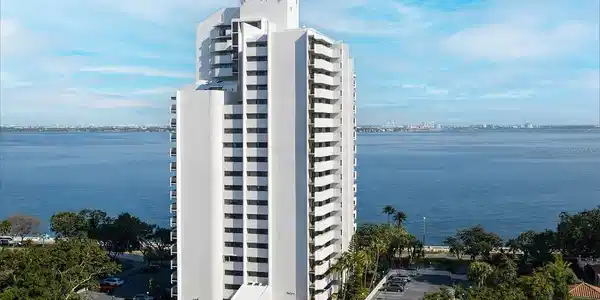 4141 BAYSHORE BOULEVARD