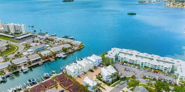 604 SEA COURT