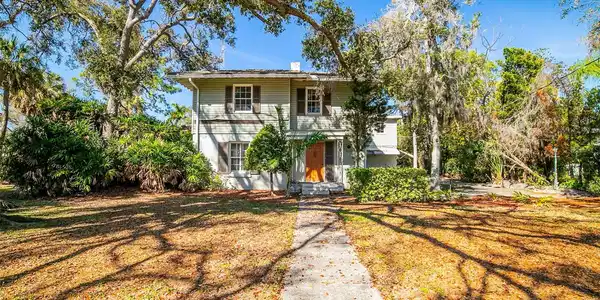 5013 BAY SHORE ROAD