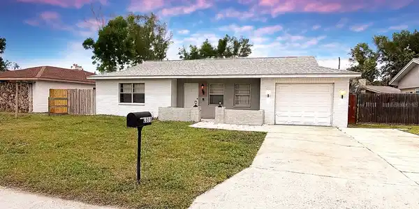 8611 LONGBOAT LANE
