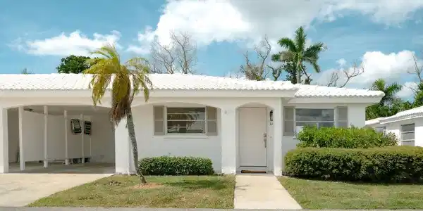 669 SPANISH DRIVE N