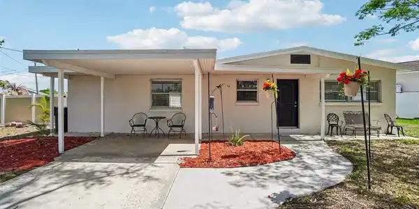 541 FIREFLY LANE